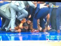 Frustrado De Tener Un Jugador En Su Frente Que Lo Supera En Todas Las Facetas ... KARL TOWNS Decide Irse A Las Trompadas Con JOEL EMBIID.!!!