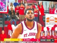 LIONEL J FIGUEROA ... Y La Universidad St John's ... Derrotan Universidad Mercer ... Galeria De Fotos.!!!