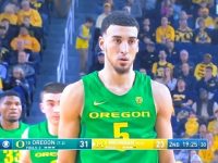 CHRIS DUARTE ... Y Su Universidad OREGON En La Ruta ... Derrotan Universidad MICHIGAN ... Galeria De Fotos.!!!