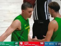 CHRIS DUARTE Y Su Univ. OREGON ... Acaloran Las Bajas Temperaturas De La Ciudad Salt Lake ... Derrotan Univ. UTAH ... Galeria De Fotos.!!!