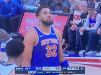 KARL ANTHONY TOWNS CRUZ JR ... Con Disparo Espectacular De Tres Puntos ... Coloca Sus Knicks A Un Triunfo Para Avanzar.!!!