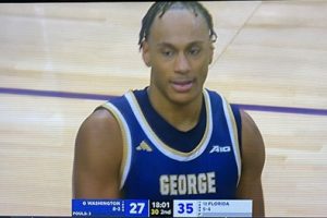 RAFAEL CASTRO ... Y Su Univ. George Washington .. Sucumben Ante Los Actuales Campeones NCAA ... La Univ. Florida.!!!