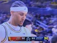 Duelo De Dominicanos ... Yaxel Lendeborg Y Su Univ. Michigan ... Derrotan A Chad Baker Mazara Y Su Univ. Sur De California.!!!